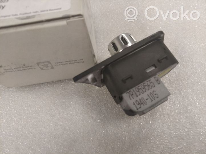 Volkswagen Touareg II Wing mirror switch 7P1959565B