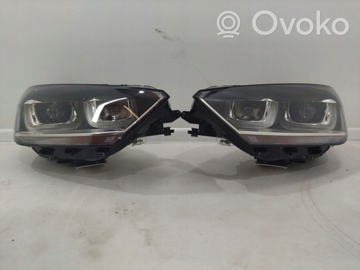 Volkswagen Golf Sportsvan Lampy przednie / Komplet 517941033A