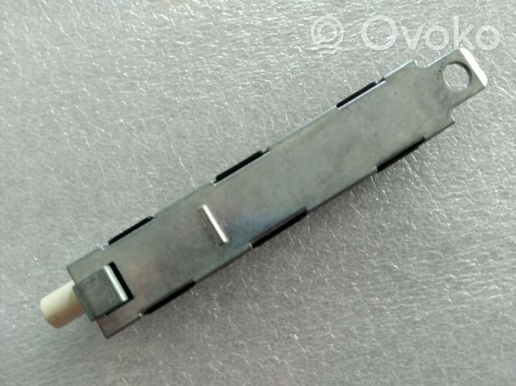 Volkswagen Sharan Aerial antenna amplifier 7N0035552J