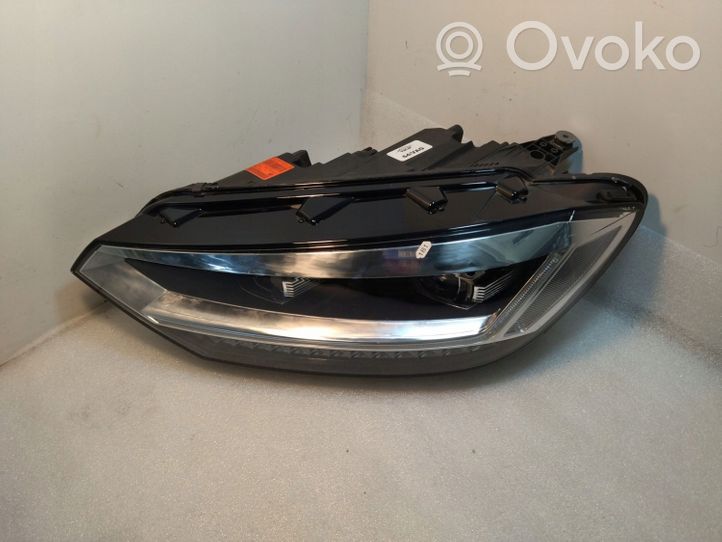 Volkswagen Touran III Lampa przednia 5TB941081