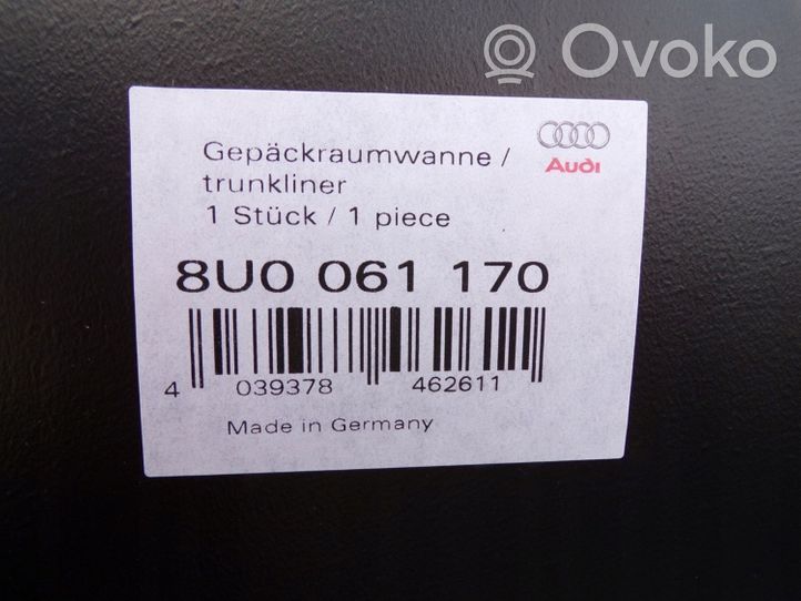 Audi Q3 8U Gumowa mata bagażnika 8U0061170