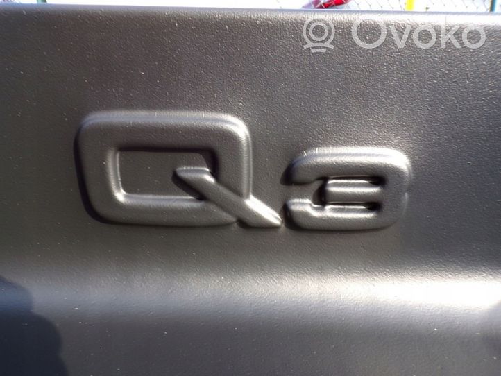 Audi Q3 8U Gumowa mata bagażnika 8U0061170