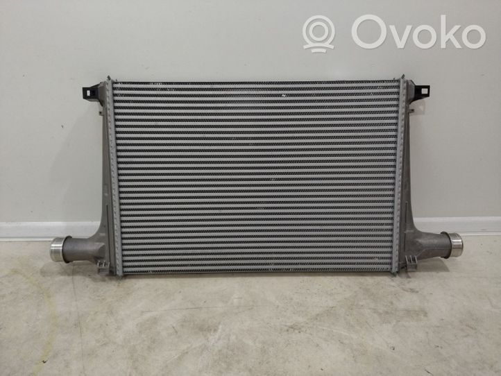 Audi Q8 Chłodnica powietrza doładowującego / Intercooler 4M0145805J