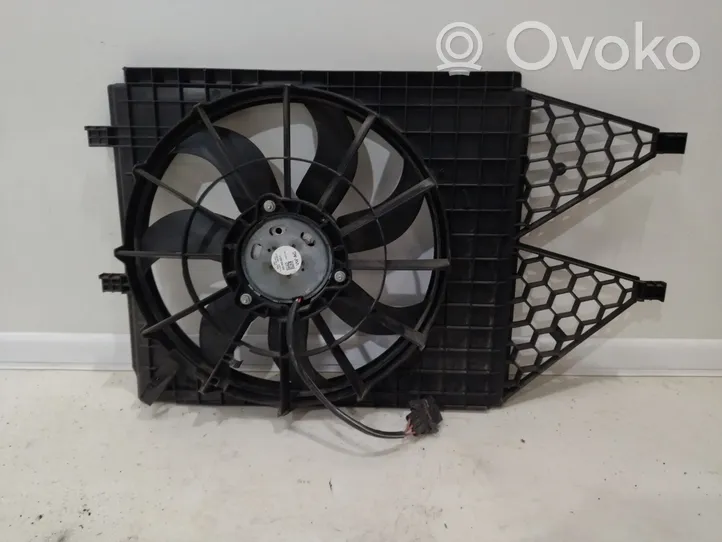 Volkswagen Polo V 6R Ventilatore di raffreddamento elettrico del radiatore 6R0121207A