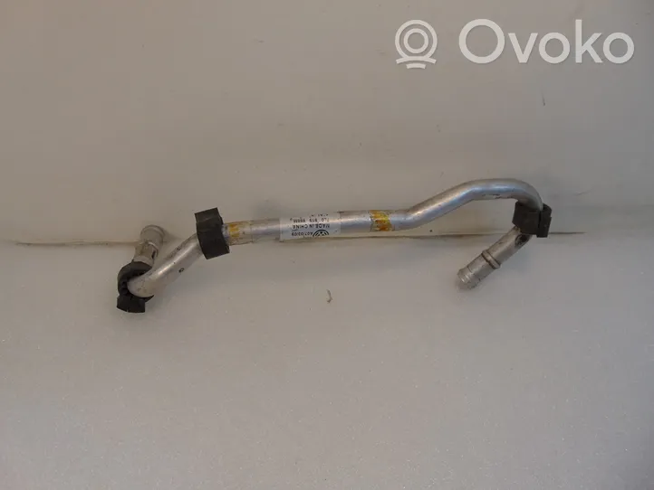 Volkswagen Touareg I Tuyau de liquide de refroidissement moteur 7L0819888M