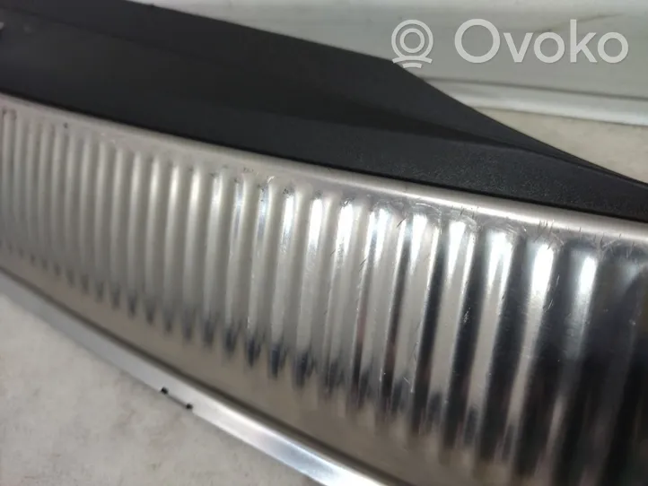 Audi Q7 4L Rivestimento di protezione sottoporta del bagagliaio/baule 4L0864483A