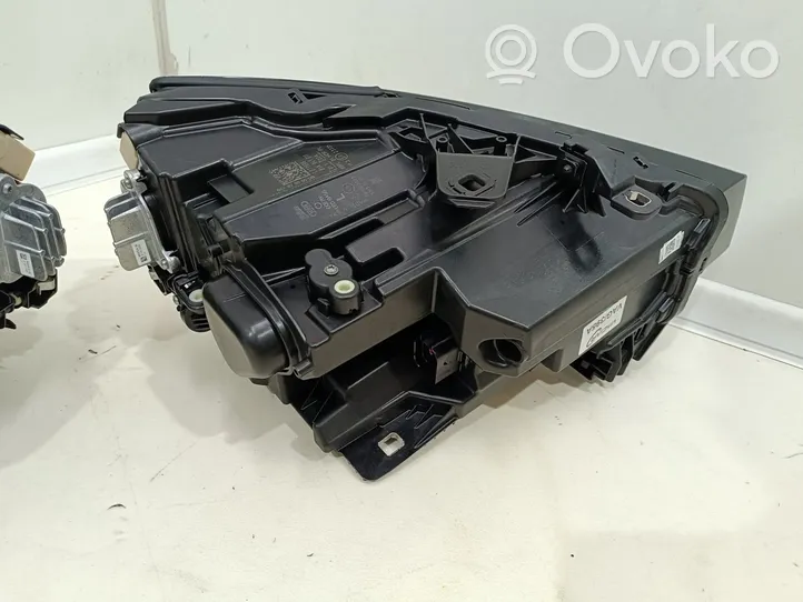 Audi Q2 - Priekinių žibintų komplektas 81A941011