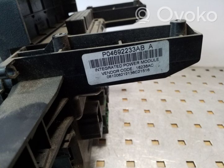 Chrysler 300 - 300C Module de fusibles P04692233AB