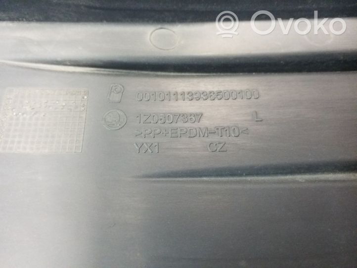 Skoda Octavia Mk2 (1Z) Front bumper lower grill 1Z0807367