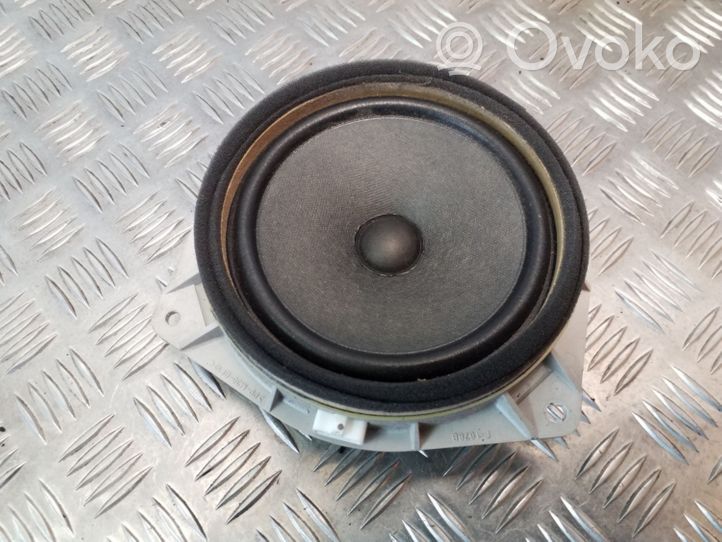 Toyota Land Cruiser (J120) Enceinte de porte arrière 8616022890