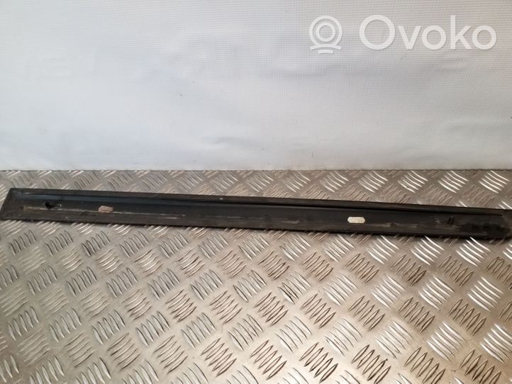 Volvo V70 Takaoven lista (muoto) 09187735