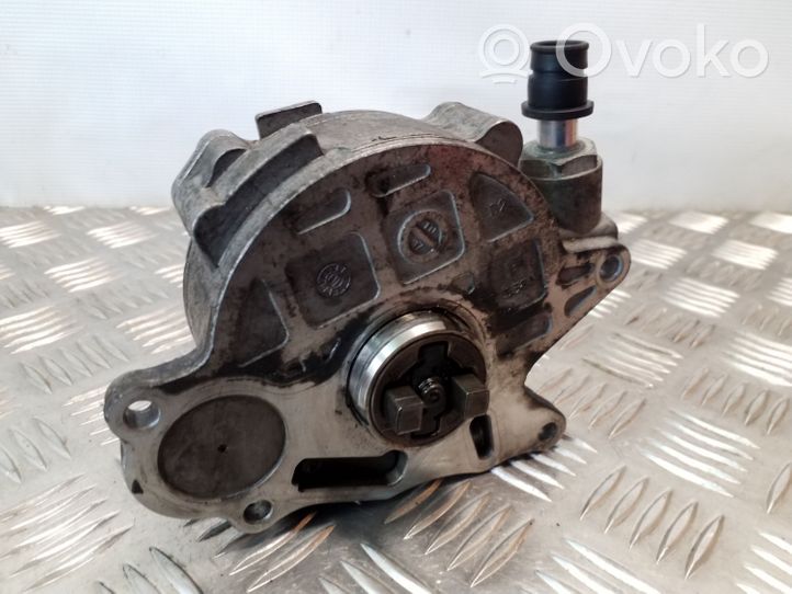 Skoda Yeti (5L) Vacuum pump 03L145100F