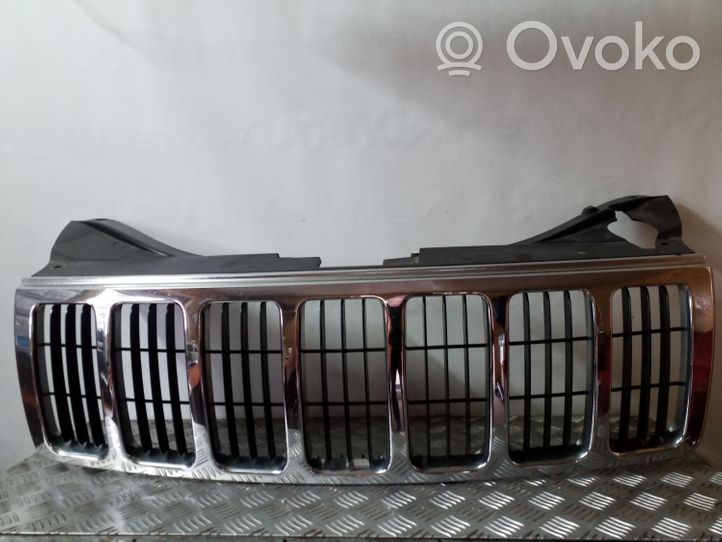 Jeep Grand Cherokee (WK) Grille calandre supérieure de pare-chocs avant 55156814AE