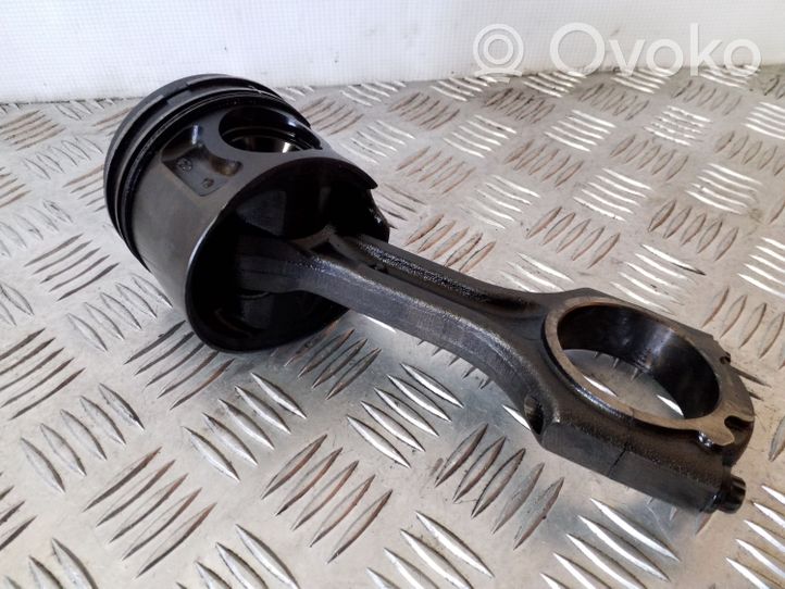 KIA Sorento Piston 