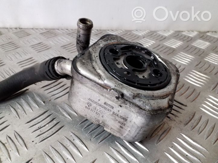 Audi A4 S4 B5 8D Mocowanie / uchwyt filtra oleju 059117021A