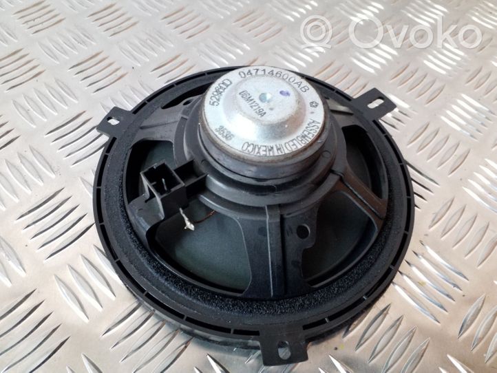 Dodge Nitro Takaoven kaiutin 04714600AB