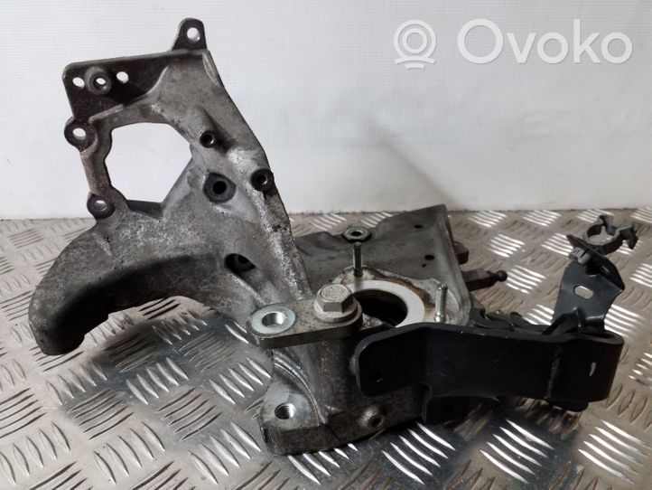 Opel Astra J Halterung Kraftstoffpumpe 55574721