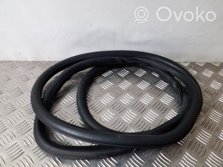 Opel Mokka Rear door rubber seal (on body) 