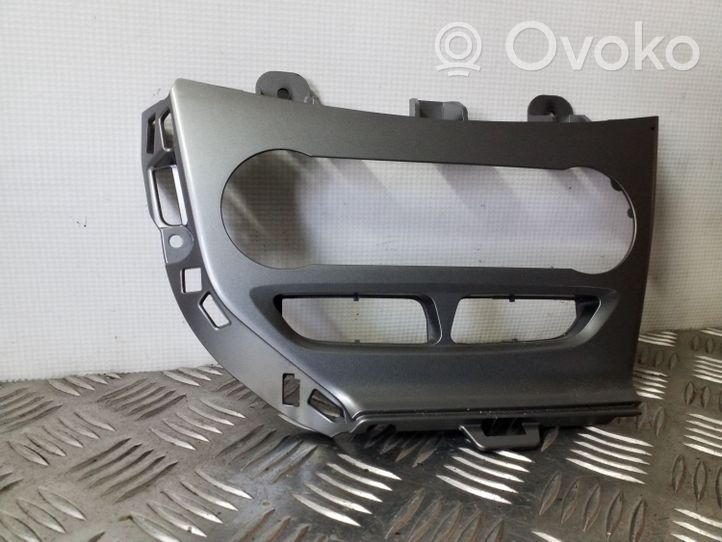 Ford Focus Ilmastointi-/lämmityslaitteen säätimen kehys BM5118522BFW