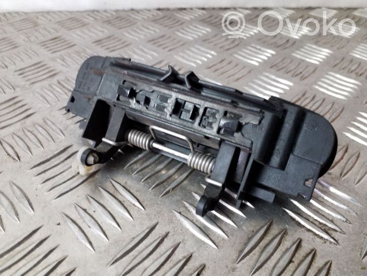 Audi A3 S3 A3 Sportback 8P Takaoven ulkokahva 4B0839885