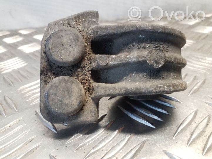 Volvo XC70 Gearbox mount 9445335