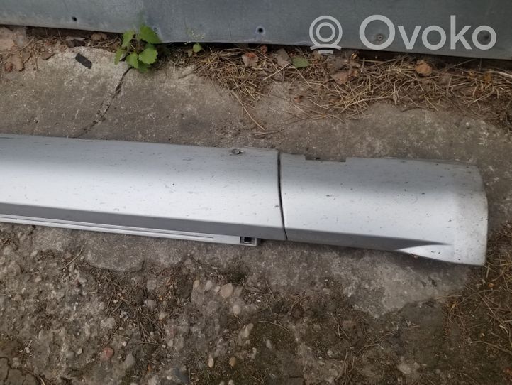 Chrysler 300 - 300C Sill 