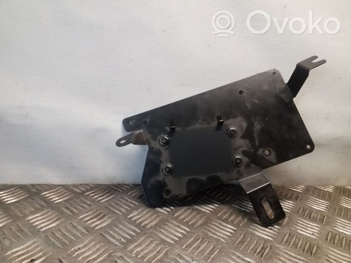 Audi A4 S4 B7 8E 8H Supporto dell’amplificatore 8E5035464A