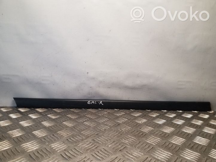 Audi 80 90 S2 B4 Rivestimento modanatura del vetro della portiera posteriore 