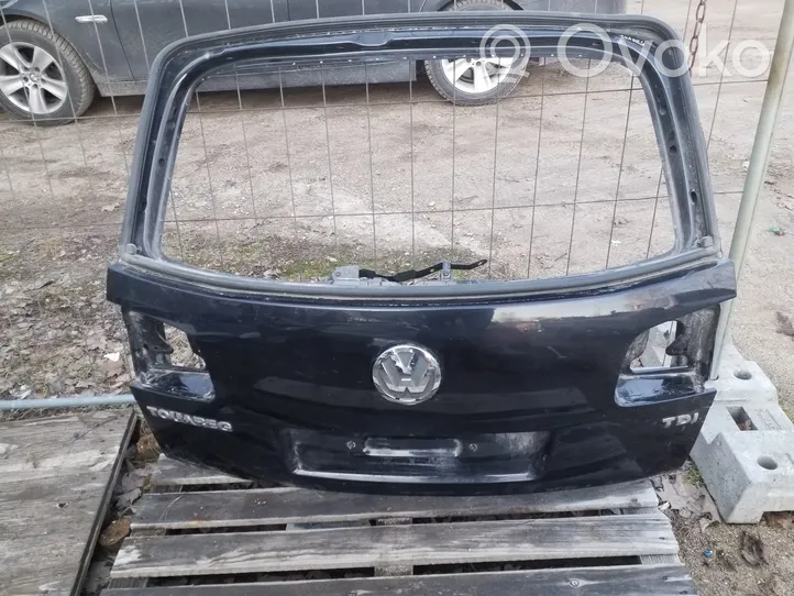 Volkswagen Touareg I Задняя крышка (багажника) 
