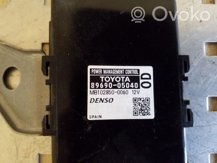 Toyota Avensis T270 Moottorin ohjainlaite/moduuli (käytetyt) 8969005040