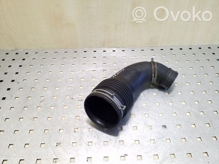 Volkswagen Touareg I Oro paėmimo kanalo detalė (-ės) 7L6128628