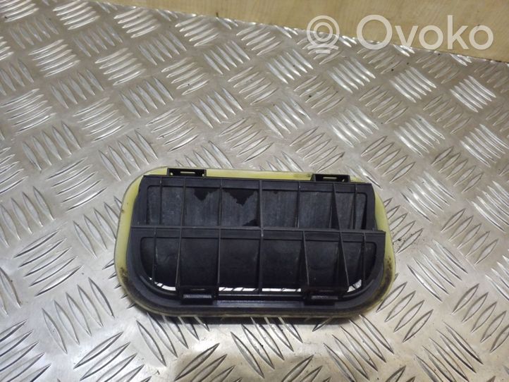 Volkswagen Caddy Quarter panel pressure vent 7L0819181