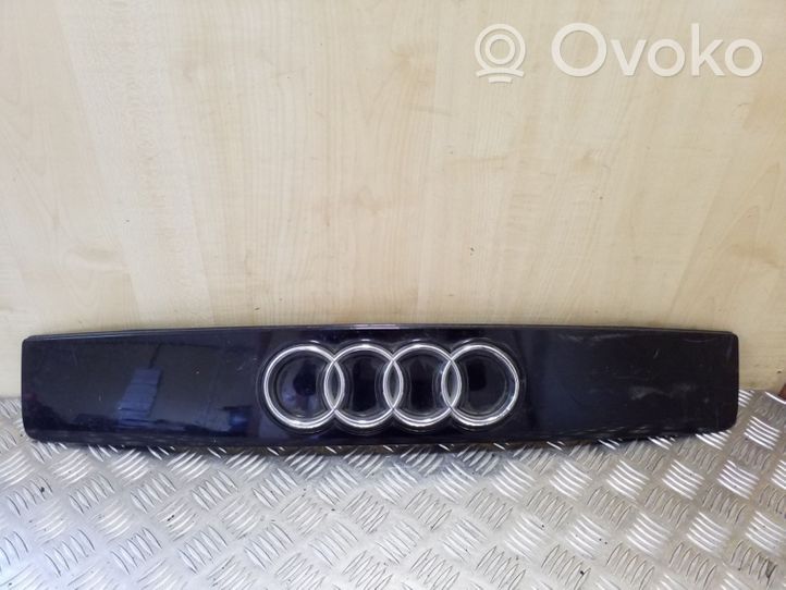 Audi A2 Grille calandre supérieure de pare-chocs avant 8Z0853631