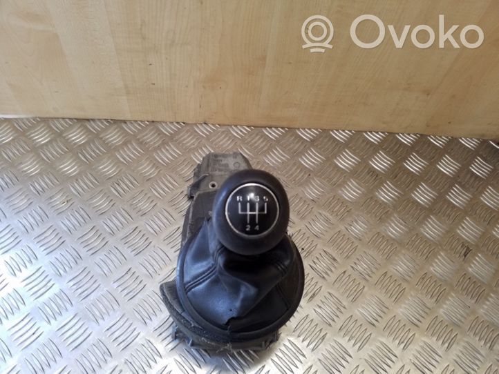 Audi A2 Palanca/selector de cambios (interno) 8Z0711246A