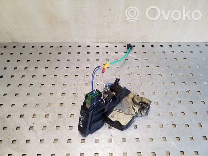 BMW 5 E39 Rear door lock 67118352165