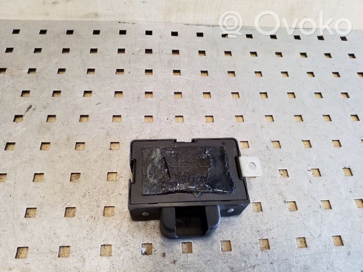 Toyota RAV 4 (XA20) Boîtier module alarme 0819012930