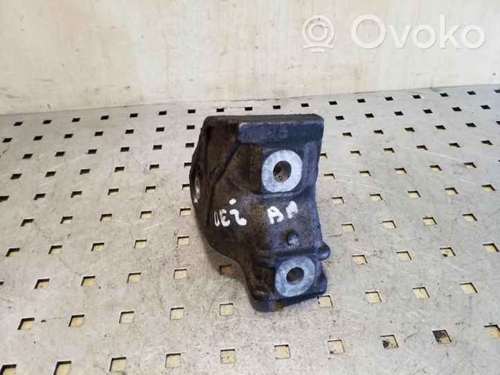 Mitsubishi Outlander Gearbox mounting bracket 