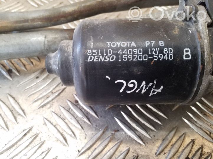 Toyota Avensis Verso Etupyyhkimen vivusto ja moottori 8511044090