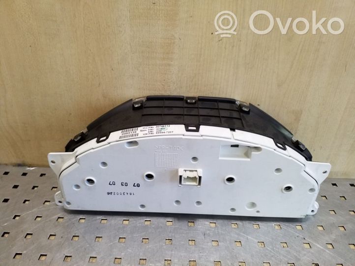 Volvo XC70 Speedometer (instrument cluster) 30746112