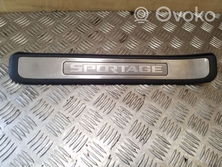 KIA Sportage Takaoven kynnyksen suojalista 858861F000