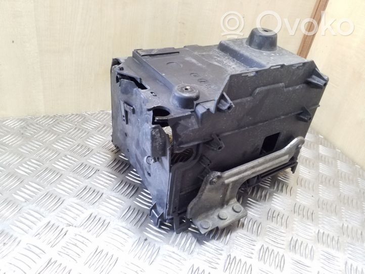 Mazda 3 II Vassoio scatola della batteria BP4K56040