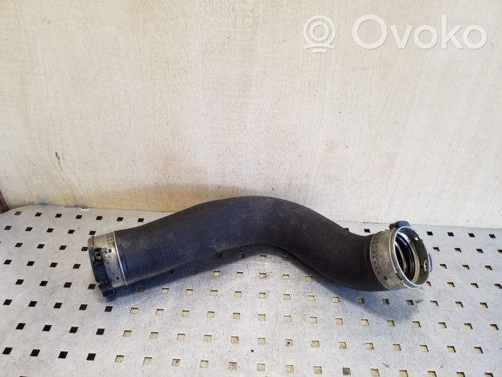 BMW 5 F10 F11 Tube d'admission de tuyau de refroidisseur intermédiaire 781061502