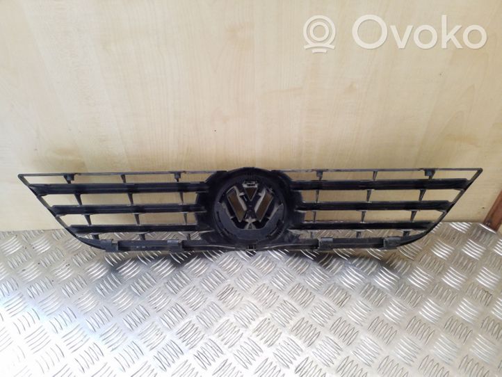 Volkswagen Polo IV 9N3 Grille calandre supérieure de pare-chocs avant 6Q0853653E