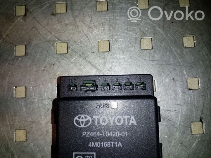 Toyota Corolla E120 E130 Pysäköintitutkan (PCD) ohjainlaite/moduuli 4M0168T1A