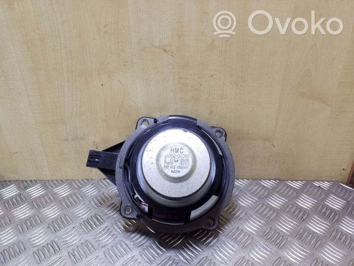 Hyundai i40 Altavoz subwoofer 963802T100