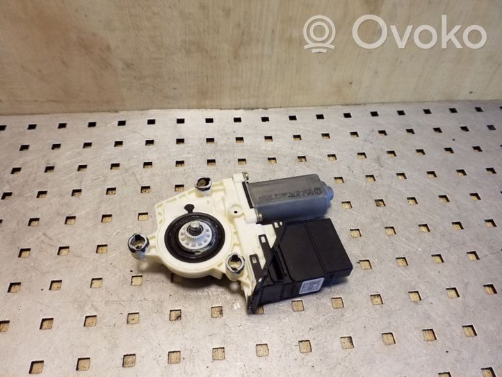 Volkswagen Golf IV Moteur de lève-vitre de porte arrière 1C0959811A