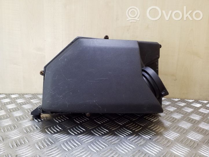 Volvo XC70 Air filter box 30748207