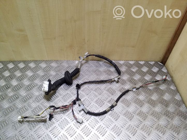 Toyota Avensis T270 Rear door wiring loom 8215405290