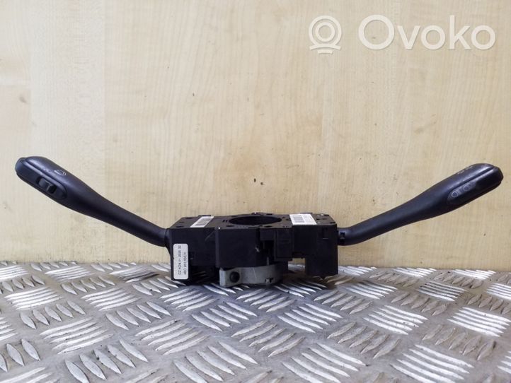 Volkswagen Golf IV Wiper turn signal indicator stalk/switch 8L0953513G