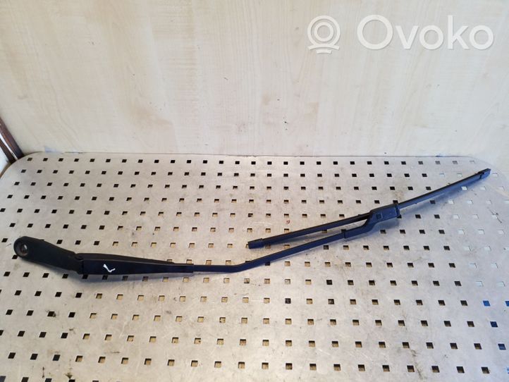 Volvo XC60 Front wiper blade arm 30753529